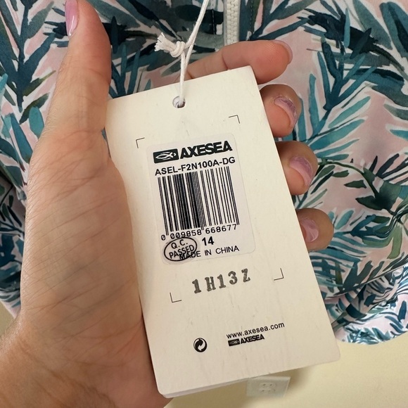 AXESEA Women’s Rash Guard Long Sleeve One Piece Swimsuit Ruched Zip Front Sz 14 - Picture 5 of 11